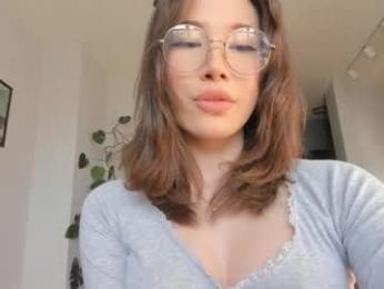 yours_meyy webcam chaturbate model stream image