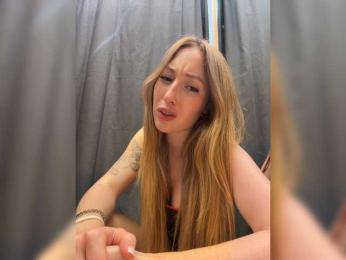 Chloee webcam model stream image