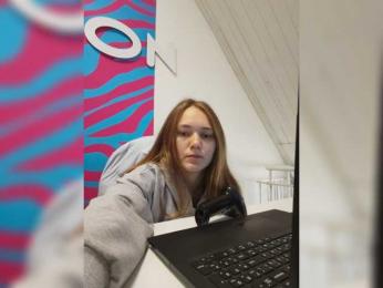 AlisaWyn webcam bongacams model stream image