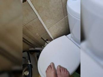 qwerty1975-1 webcam bongacams model stream image