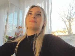 ella-vee webcam model stream image