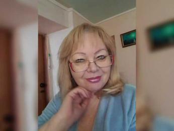 EvelynLoveShy webcam model stream image