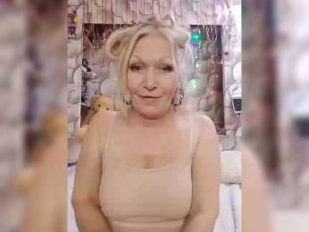 LizSage webcam model stream image