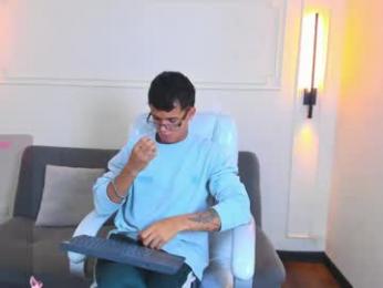 paradise_boy_s webcam model stream image