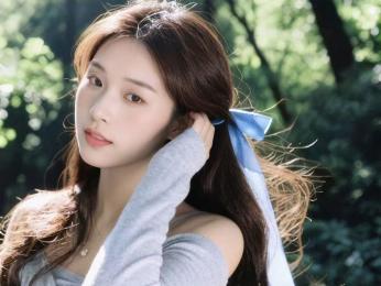 ZhiYue webcam livejasmin model stream image