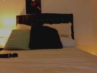 superwowmature webcam model stream image