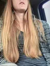 GoldenFlameGoddess webcam model stream image