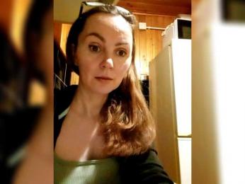 TessBertie webcam model stream image