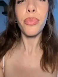Eyline webcam model stream image