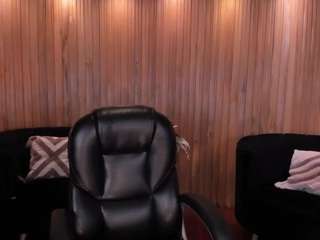 mialaurence webcam model stream image
