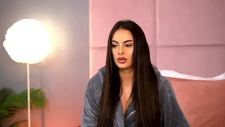 AlmaLuv webcam model stream image