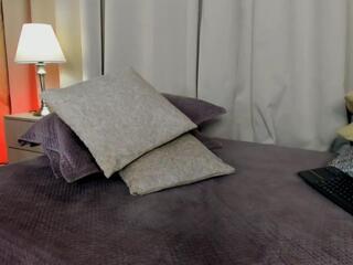 Ronny Colton webcam model stream image