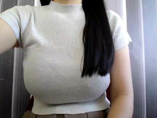 Emilia Young webcam model stream image