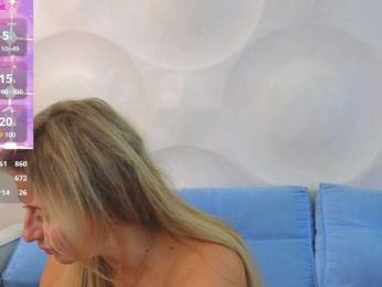 Lolomure webcam model stream image