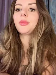Alina_Vibe_Me webcam model stream image