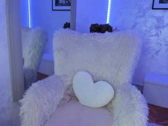 ElisaBaxter webcam model stream image