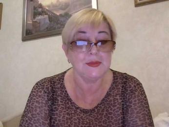 KarinkaSweet webcam model stream image
