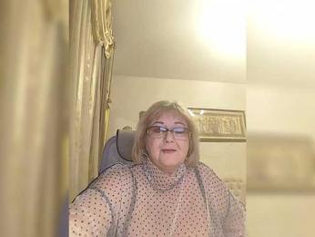 KarinkaSweet webcam bongacams model stream image