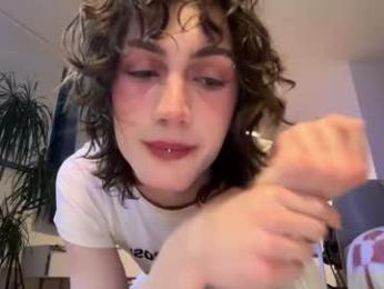 wow_lover webcam model stream image