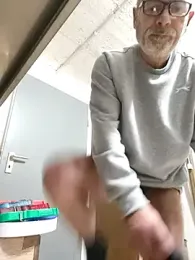 bottomhairy webcam model stream image