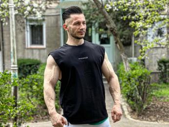 PumpIron webcam model stream image