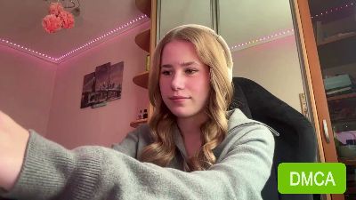 ReikoStamnos webcam model stream image