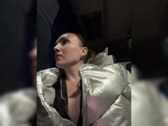 DIVORA webcam bongacams model stream image