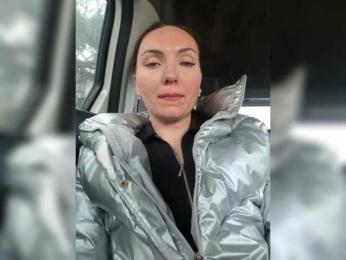 DIVORA webcam model stream image