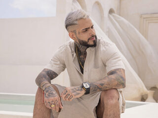 Logan Hugh webcam model stream image