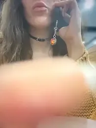 MommmyYummy webcam model stream image