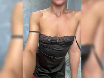 Viki-05 webcam bongacams model stream image