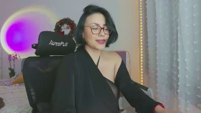 Shakirat33 webcam model stream image