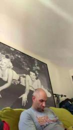 Straightguyshy webcam model stream image