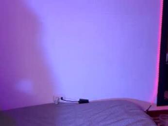michellepetitte webcam model stream image