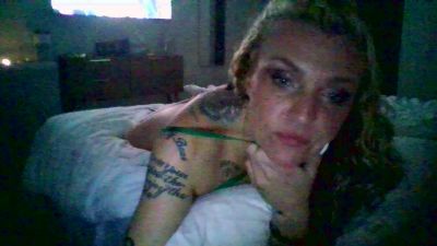 MizzMoist webcam model stream image