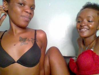 Sweet-loves webcam model stream image