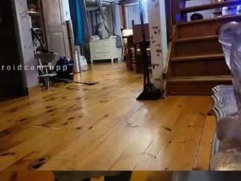 tnt_tinyntroubble webcam model stream image