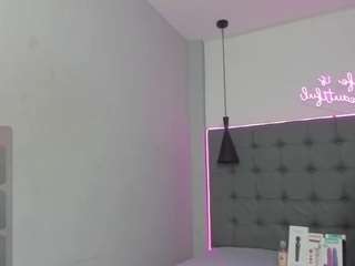 scarletcherry18 webcam camsoda model stream image