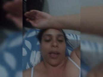 Caneloves webcam model stream image