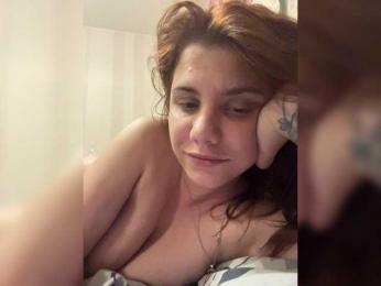 Dollye webcam model stream image