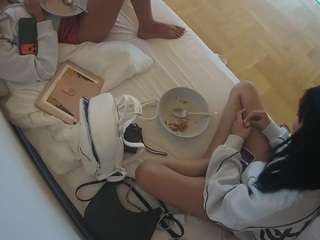voyeurcam-julmodels-greybed-2 webcam model stream image