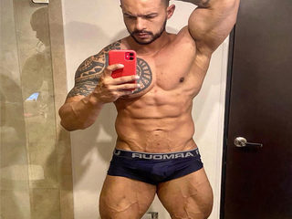 Michael Fame webcam model stream image