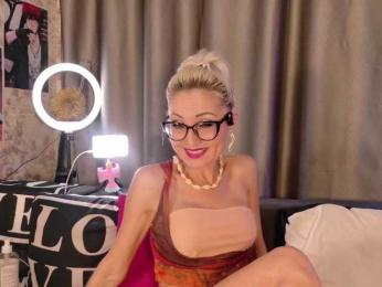Milforja webcam bongacams model stream image