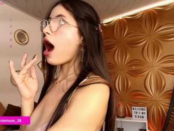 Anniemuse webcam model stream image