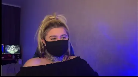 Xtoni_ webcam model stream image