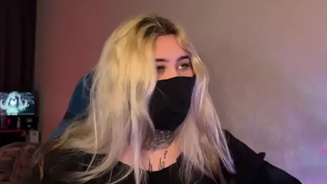 Xtoni_ webcam model stream image