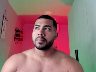 Charles Jamess webcam model stream image