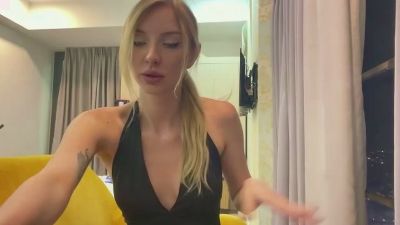 XochitlBrydon webcam model stream image