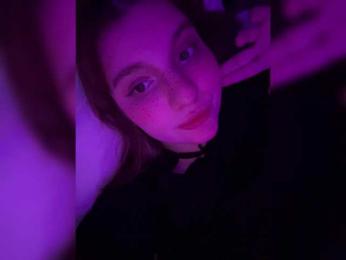 Molly-and-Ewa webcam model stream image