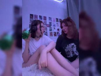Molly-and-Ewa webcam model stream image